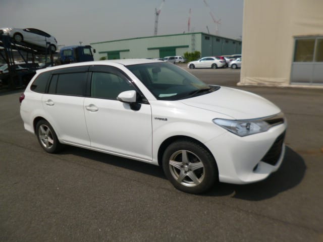 Toyota corolla fielder 2016